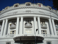 Hotel Esplanade und Gedenksäule Erzherzog Wilhelm 